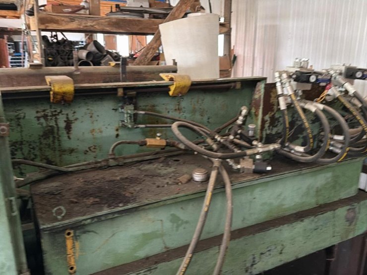 #151-•-universal-machinery-pallet-nailer-image-27