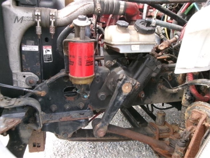 2010-freightliner-business-class-m2-112-image-11