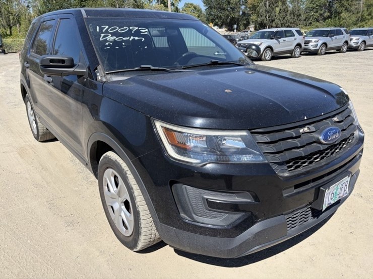 2017-ford-explorer-image-2