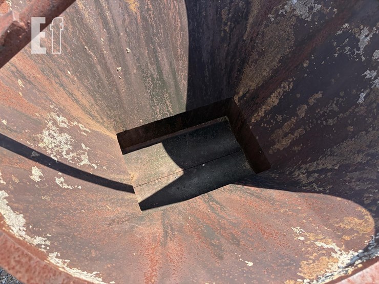 gar-bro-equipment-concrete-bucket-image-3