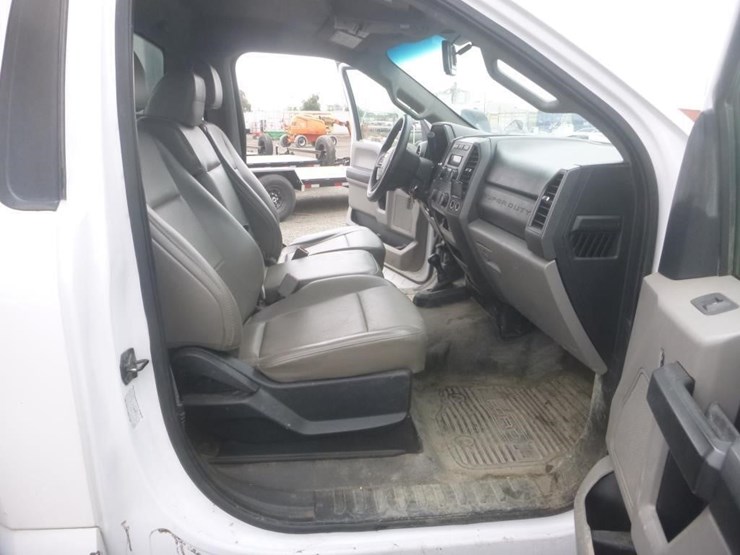 2019-ford-f550-image-10