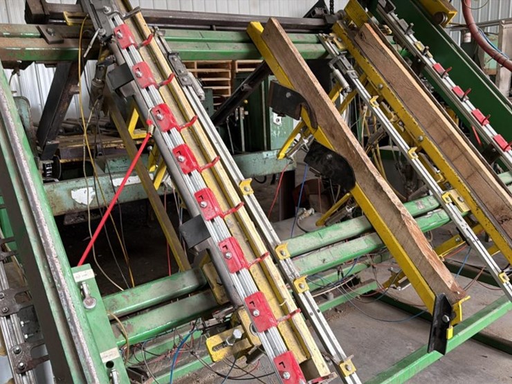 #151-•-universal-machinery-pallet-nailer-image-5