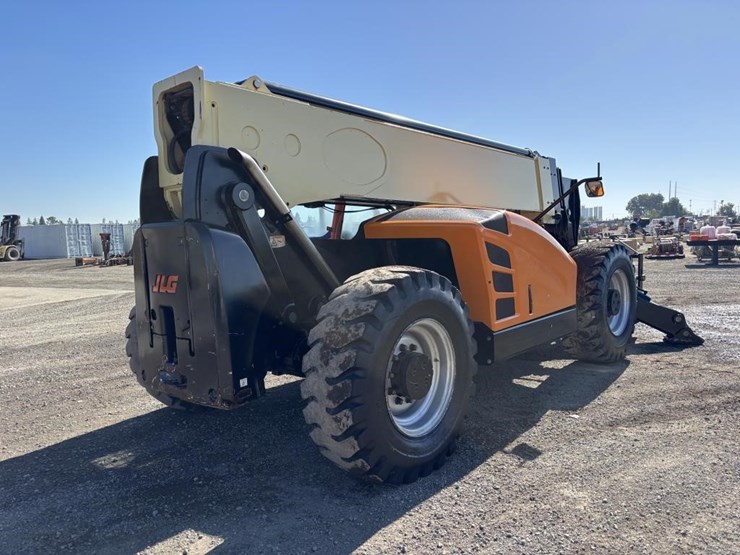 2015-jlg-1255-image-3