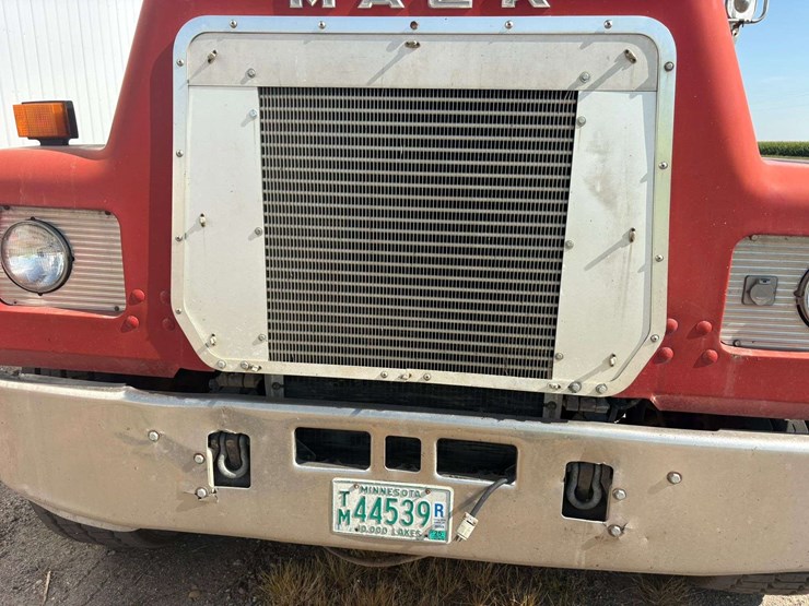 1986-mack-valueliner-image-28