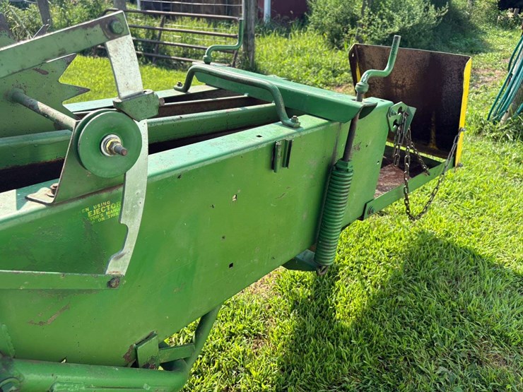 john-deere-336-image-33
