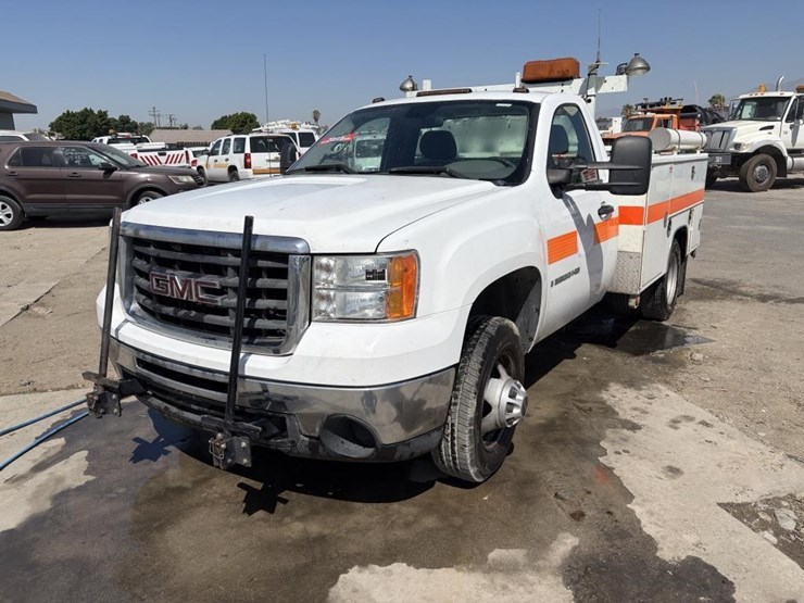 2008-gmc-sierra-3500hd-image-1