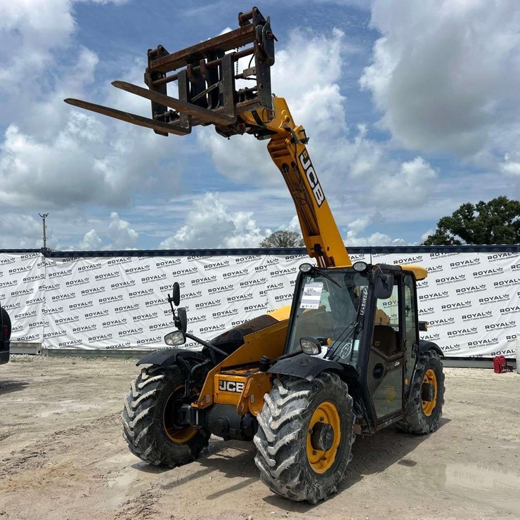2014 JCB 527-58