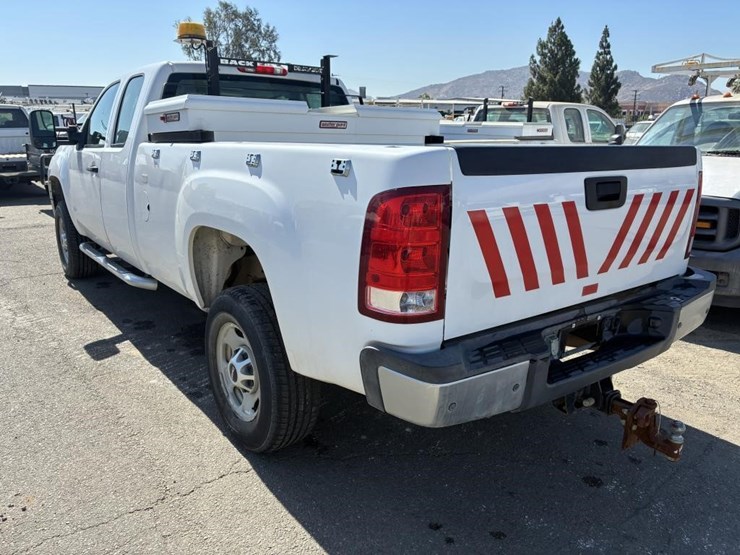 2012-gmc-sierra-2500hd-image-4