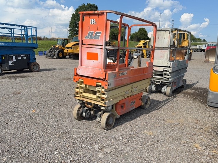 2017-jlg-1930es-image-4
