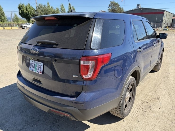 2017-ford-explorer-image-4