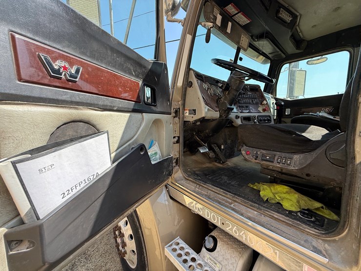 2014-western-star-4900-image-16