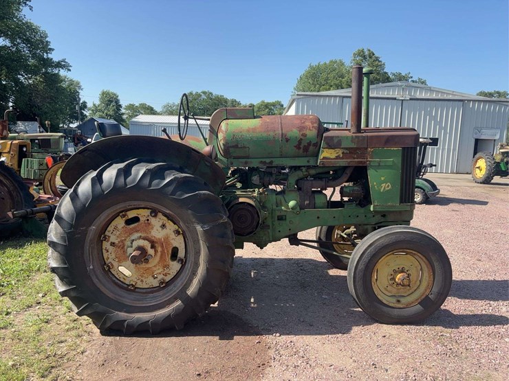 john-deere-70-image-4