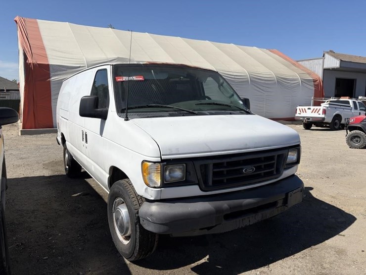 2003-ford-e350-sd-image-2