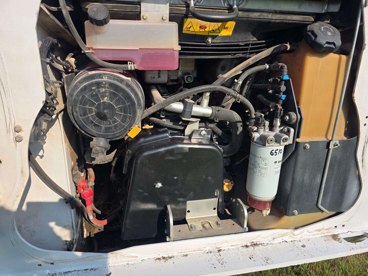 2021-bobcat-s76-image-36