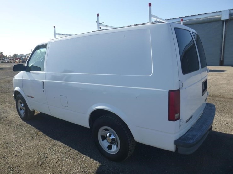2001-chevrolet-astro-image-4
