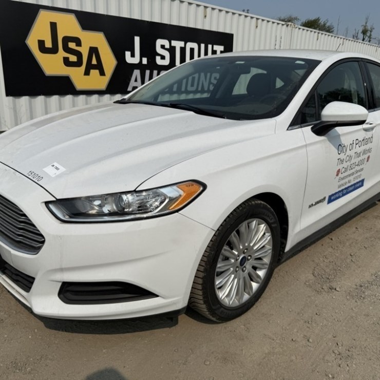 2015 Ford Fusion Hybrid Sedan