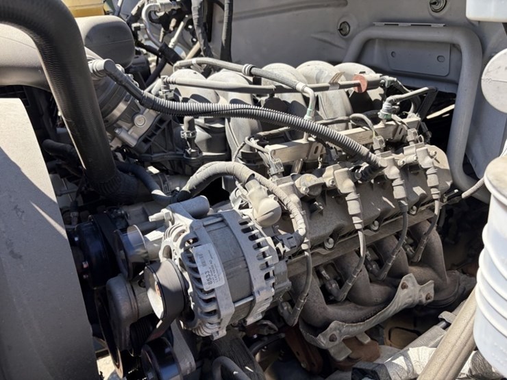 2021-ford-f650-image-10