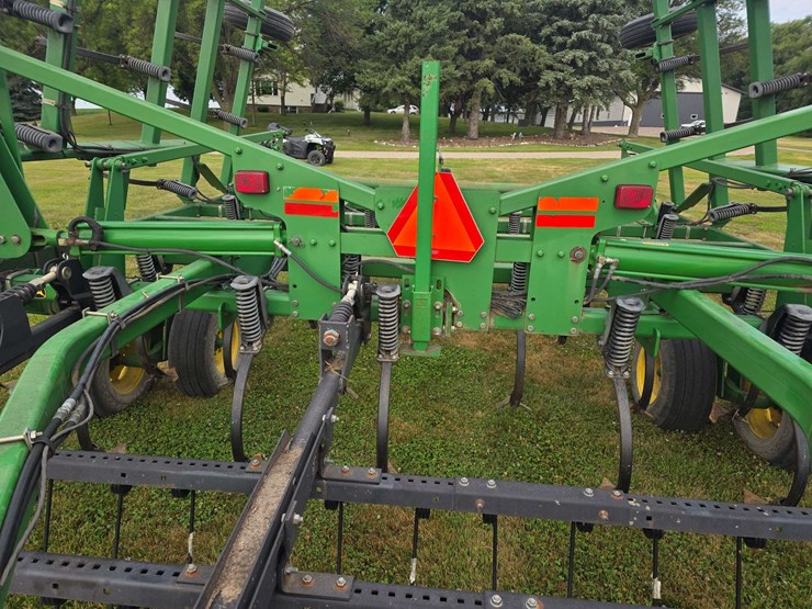 john-deere-2210-image-34