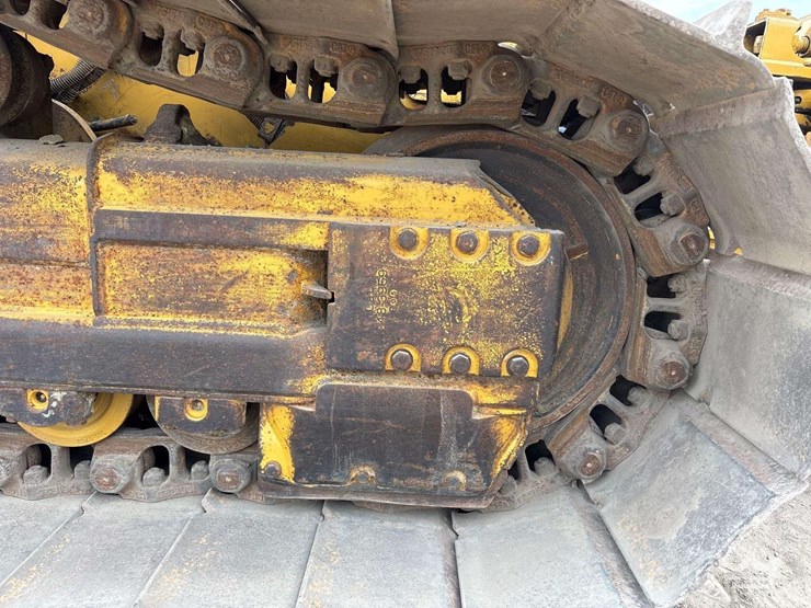 2015-caterpillar-d6k2-lgp-image-46