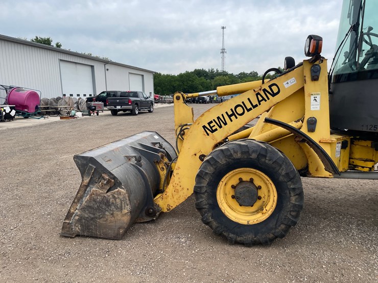 2005-new-holland-lw80b-image-9