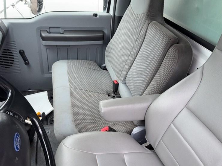 2013-ford-f750-image-17