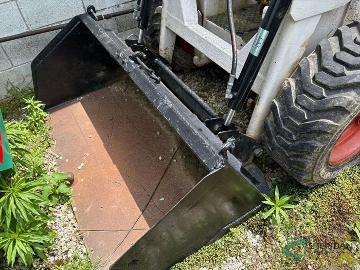 skid-steer-loader,-gas-engine-image-4