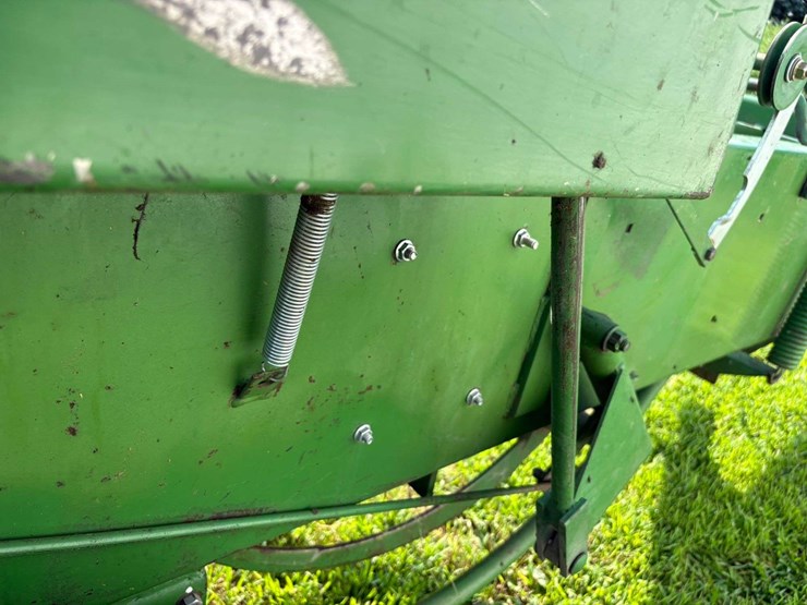 john-deere-336-image-32