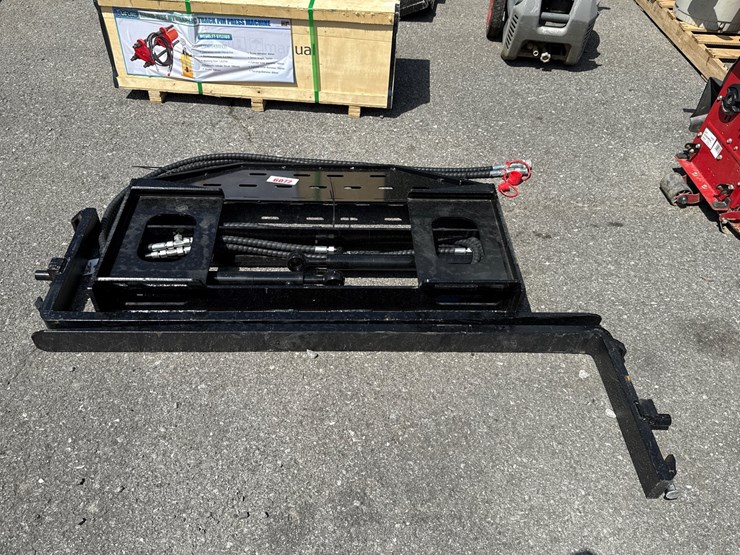 #6072-•-60"-skid-steer-hyd-sliding-pallet-forks-image-1