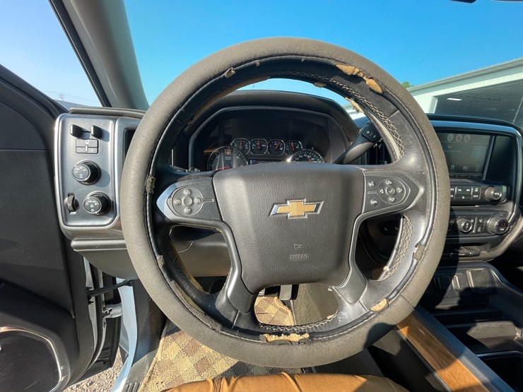 2015-chevrolet-1500-image-16