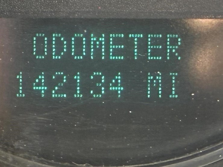 2011-chevrolet-2500-image-15
