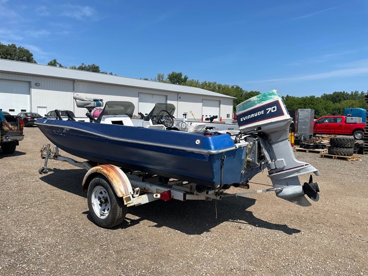 #2398-•-1998-crestliner-boat-with-trailer-(title-in-delay)-image-7