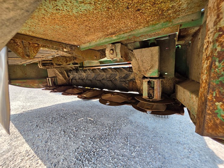 2009-john-deere-630-image-12