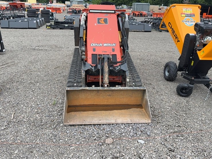 #2083-•-2021-ditch-witch-jk-1550-track-mini-skid-steer-image-2