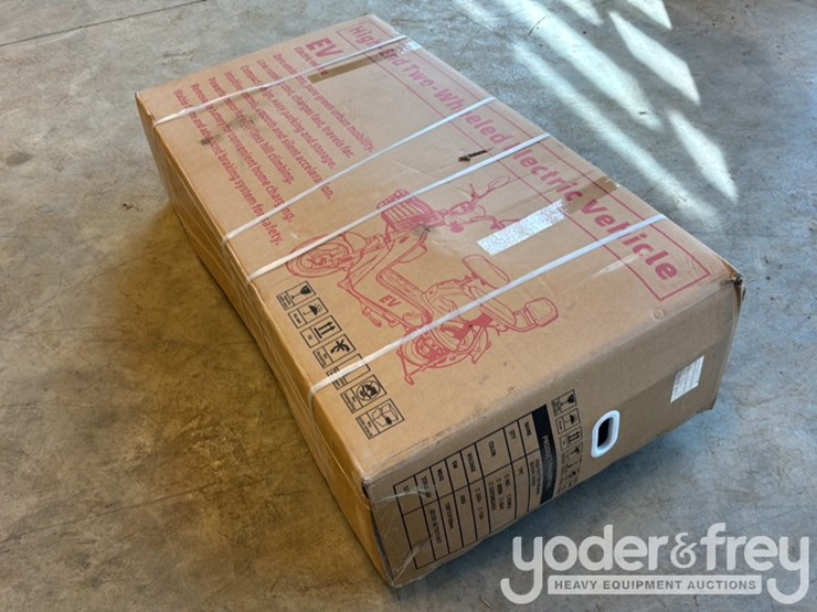 unused-ir-two-wheeled-electric-vehicle,-48v-battery,-400w-motor,-white-image-1
