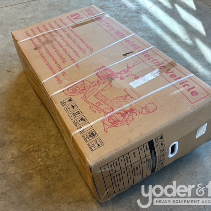 Unused IR Two Wheeled Electric Vehicle, 48V Battery, 400W Motor, White