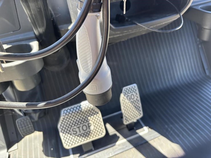 2026-sdg-electric-utility-cart-image-23