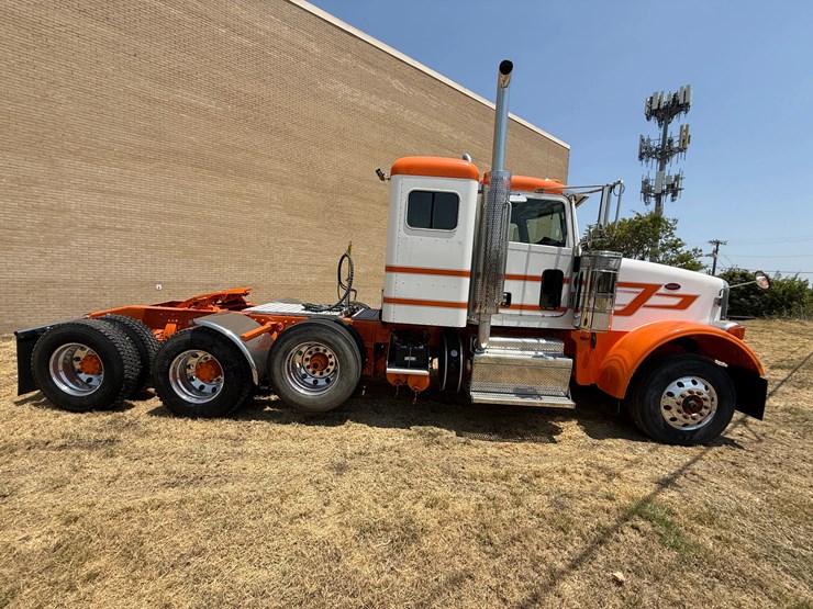 2013-peterbilt-367-image-6