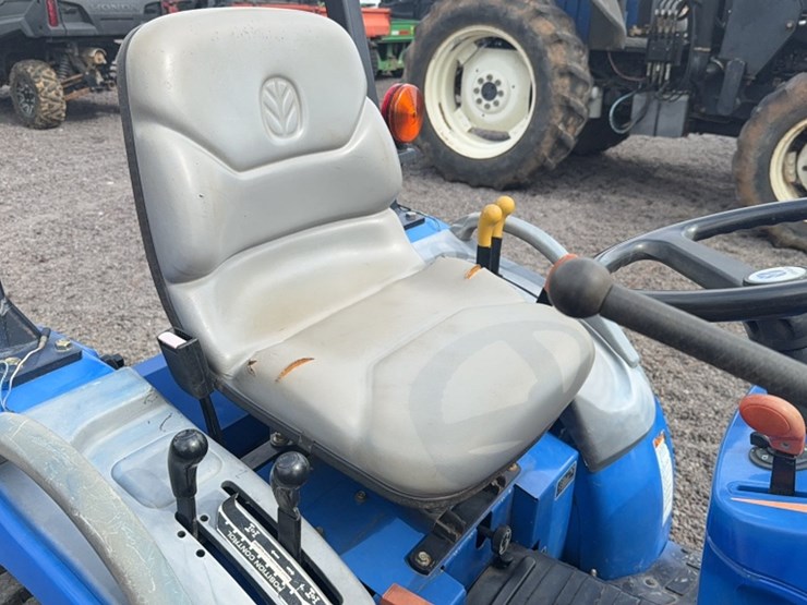 new-holland-tc24da-image-6