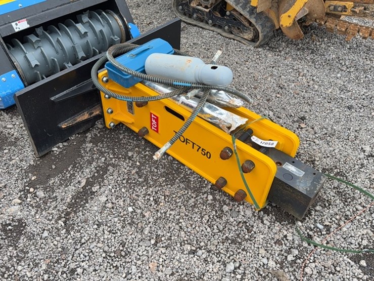 #2051-•-toft-750-skid-steer-hyd-breaker-image-2