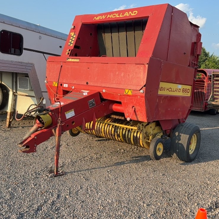 NEW HOLLAND 660