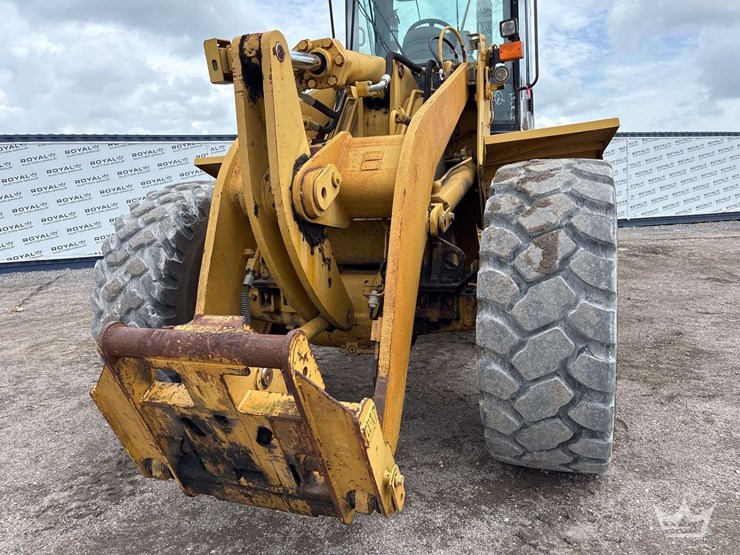 caterpillar-938g-image-11