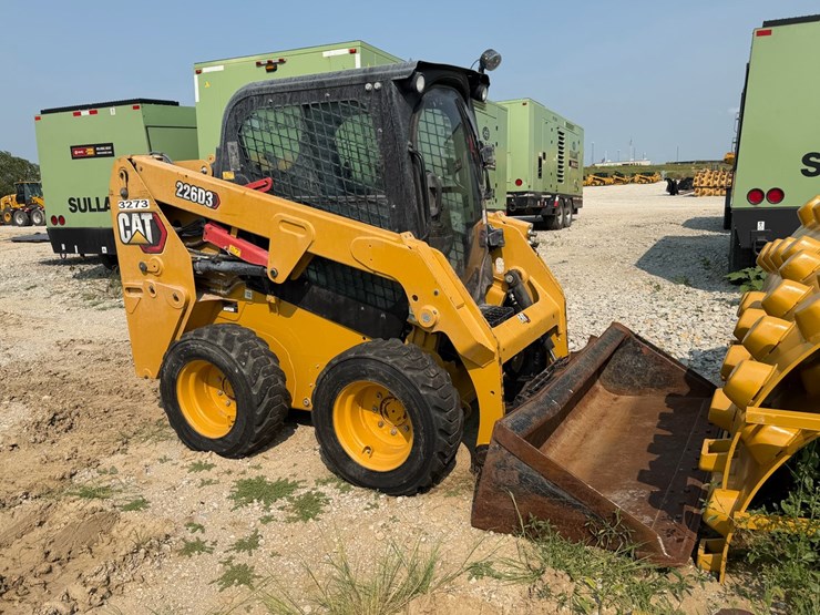 2021-caterpillar-226d3-image-2