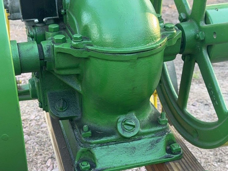 john-deere-112-image-11