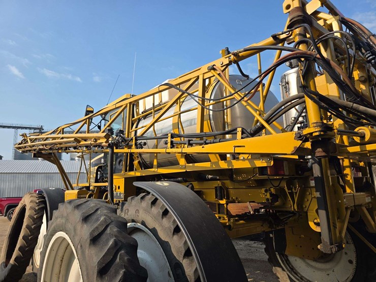 rogator-1074-self-propelled-sprayer,-100'-booms,-currently-winterized,-320/90r50-tires,-rears-with-d-image-30