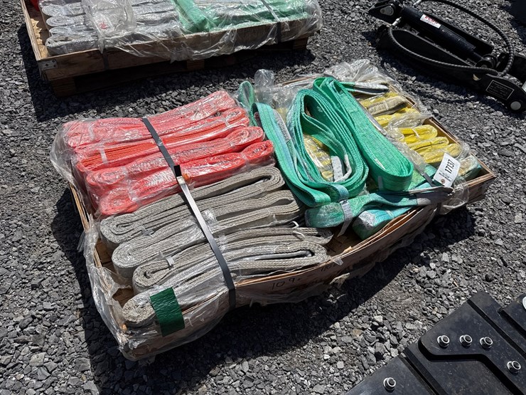 #6041-•-pallet-of-various-size-tow-straps-image-1