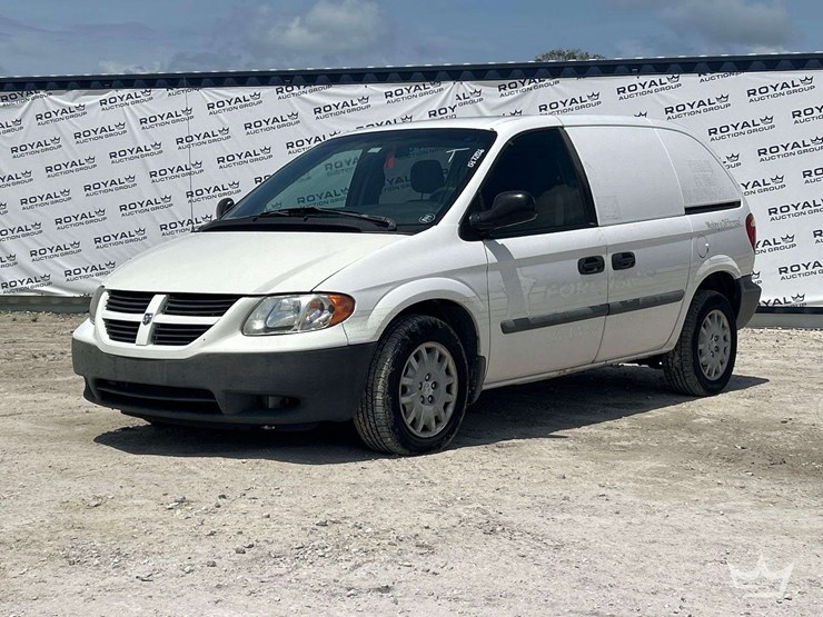 2005-dodge-caravan-image-1