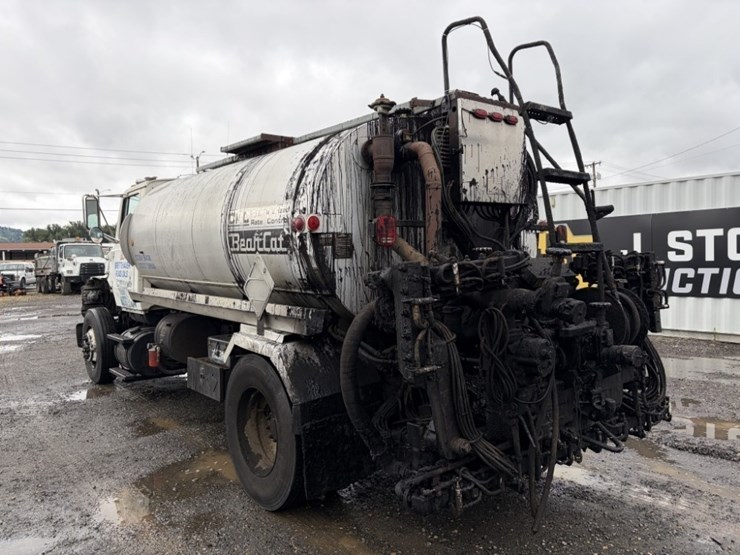 1990-ford-l8000-image-6