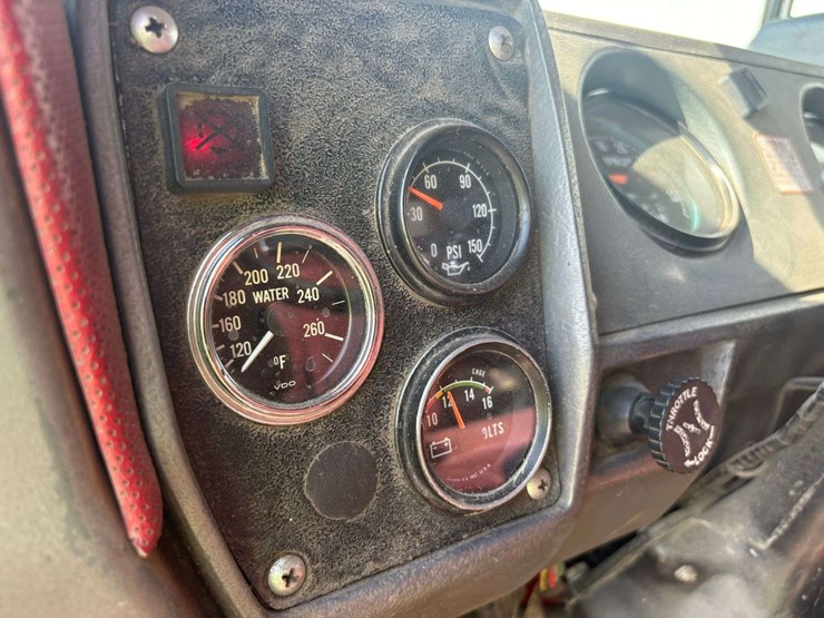 1986-mack-valueliner-image-60