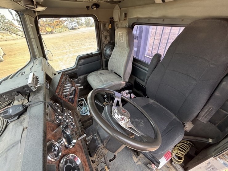 kenworth-t/a-truck-tractor-image-24