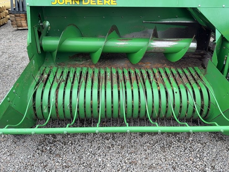 john-deere-348-image-4